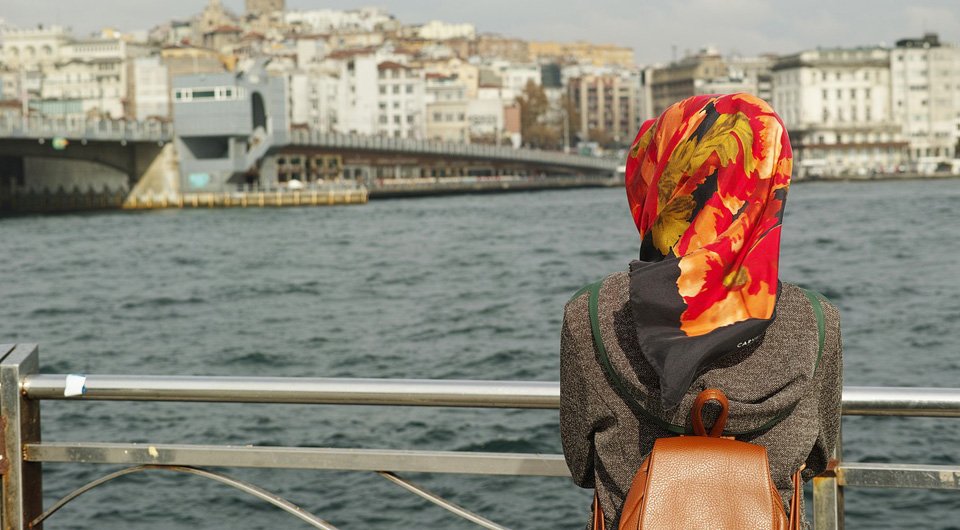 muslim woman travel